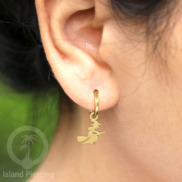 Stainless Steel Anting Hoop Ear Huggies Halloween warna gold dengan Liontin, Charm, Tengkorak, Sihir, Laba-2.