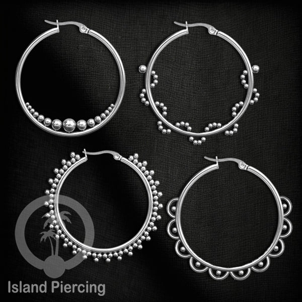 Anting Hoop stainless steel warna silver ukuran 40mm di dekorasi bola baja kecil