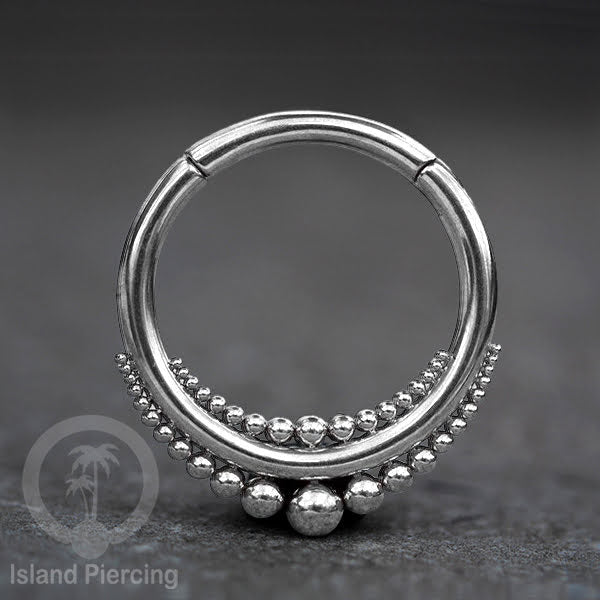 Tindik Telinga Stainless Steel Ear Weight warna silver Clicker Ring sistem magnetik dengan bola