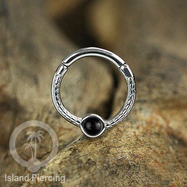 Hinged Segment Ring Anting Piercing Stainless dengan Batu