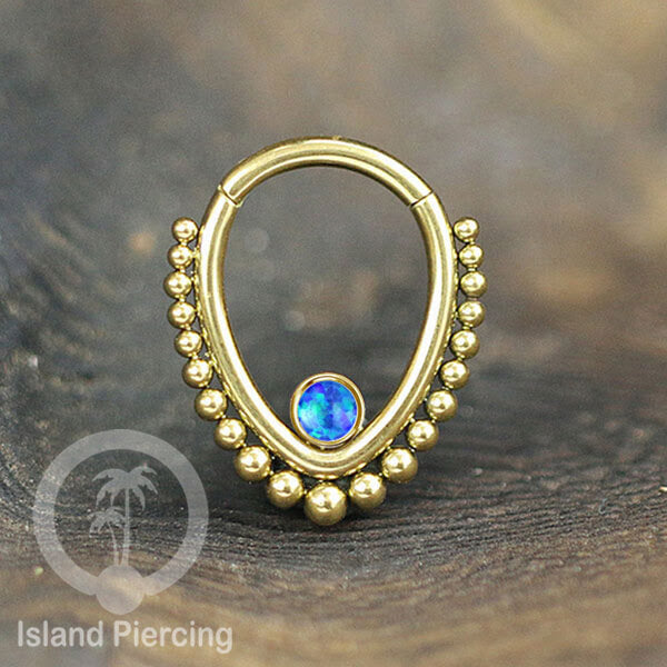 Anting Stainless Piercing warna emas dengan batu