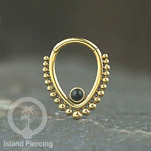 Anting Stainless Piercing warna emas dengan batu