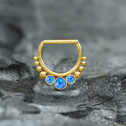Hinged Septum Piercing clicker warna gold PVD steel dengan 3 batu semi murni
