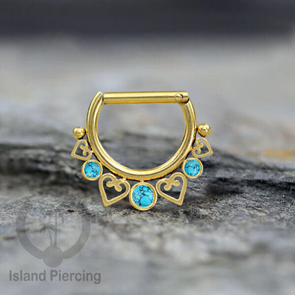 Hinged Septum Piercing clicker warna gold PVD steel dengan 3 batu dan hati kecil