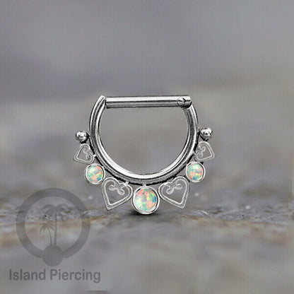 Hinged Septum clicker Piercing Hidung Stainless steel dengan 3 batu dan hati kecil