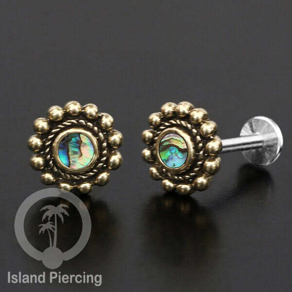 Piercing labret stainless steel body jewelry dengan bagian depan brass tragus jewelry