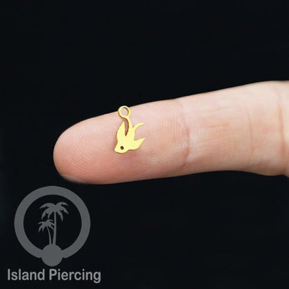 Body Jewelry Charm stainless yang bisa di pasang sebagai DIY warna gold