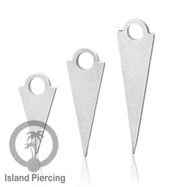 Body jewelry charm sebagai spike warna silver, untuk dekorasi anting tindik dan perhiasan biasa.