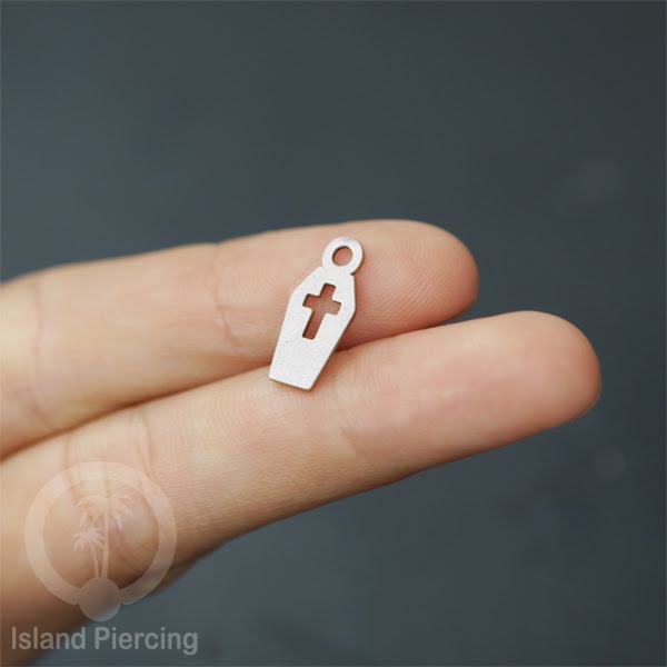 Body Jewelry Charm Stainless Liotin model Halloween Gothic jewelry warna silver, tengkorak sihir peti...