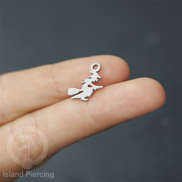 Body Jewelry Charm Stainless Liotin model Halloween Gothic jewelry warna silver, tengkorak sihir peti...
