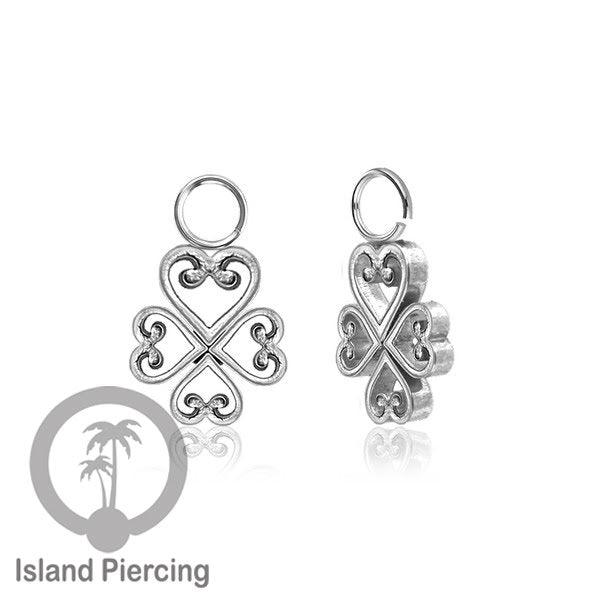 Piercing Charm Liotin Stainless warna silver yang dekorasi pakai tangan dengan potongan hati baja kecil