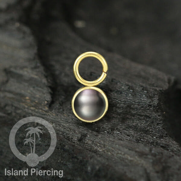 Piercing Charm yang Liotin Stainless manis warna gold dengan batu kecil pilihan warna
