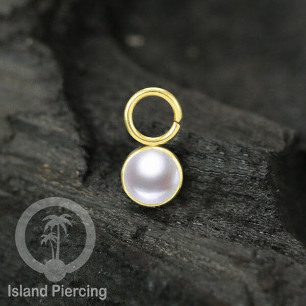 Piercing Charm yang Liotin Stainless manis warna gold dengan batu kecil pilihan warna