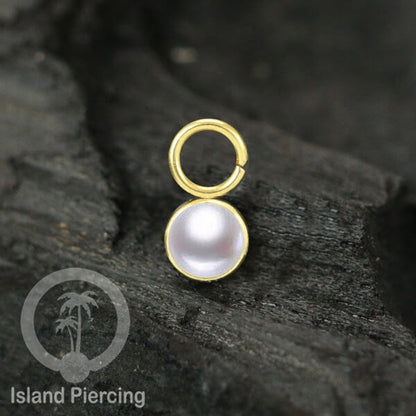 Piercing Charm yang Liotin Stainless manis warna gold dengan batu kecil pilihan warna