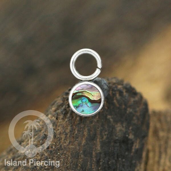 Piercing Charm yang Liotin Stainless manis warna silver dengan batu kecil pilihan warna