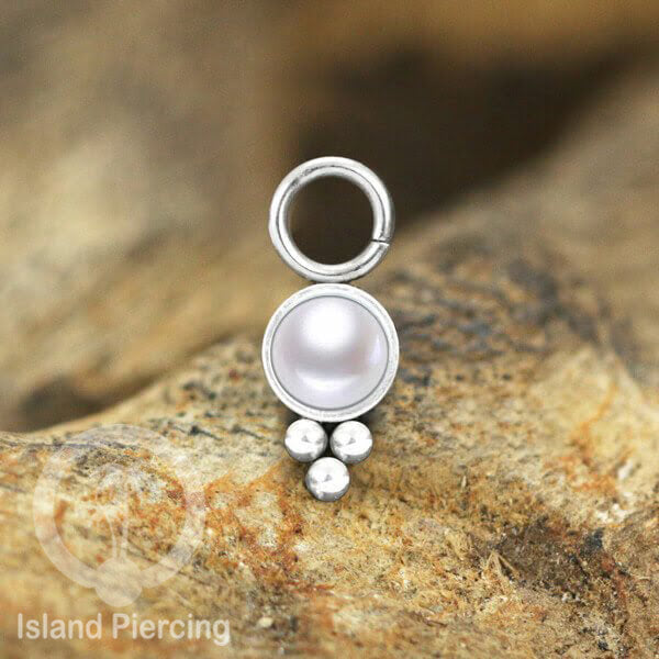 Piercing Charm yang Liotin Stainless manis warna silver dengan batu kecil pilihan warna