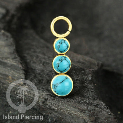 Piercing Charm yang Liotin Stainless manis warna gold dengan 3 batu banyak variasi warna