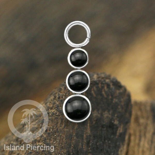 Piercing Charm yang Liotin Stainless manis warna silver dengan 3 batu banyak variasi warna