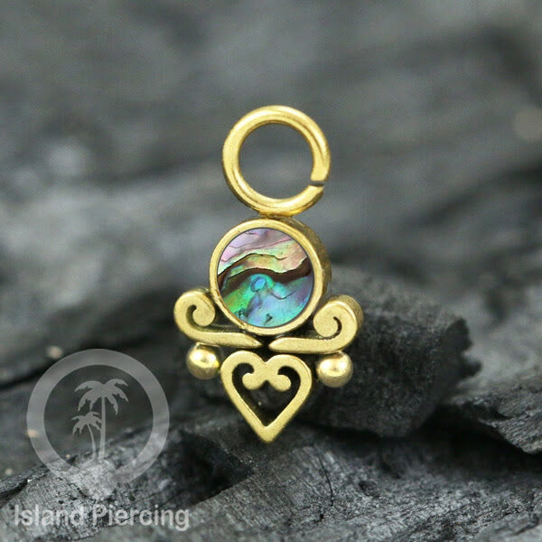 Piercing Charm yang Liotin Stainless manis warna gold dekorasi hati kecil dan batu berwarna