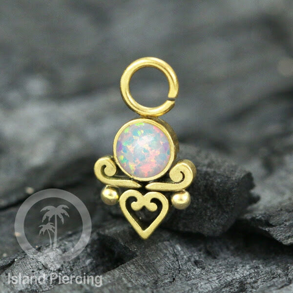 Piercing Charm yang Liotin Stainless manis warna gold dekorasi hati kecil dan batu berwarna