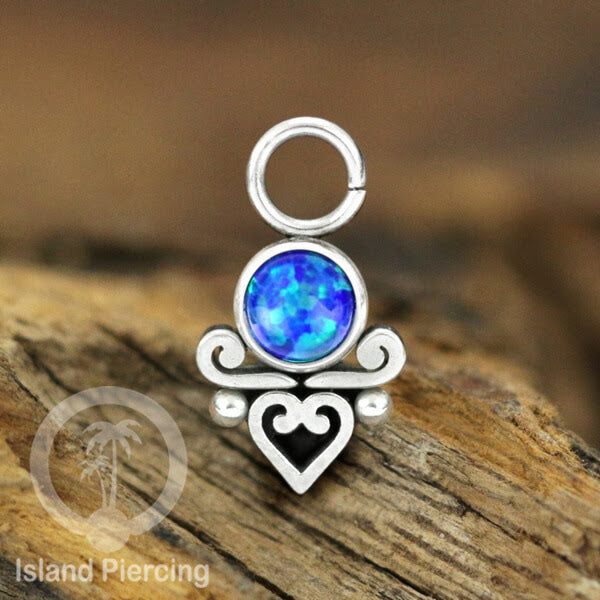 Piercing Charm yang Liotin Stainless manis warna silver dekorasi hati kecil dan batu berwarna
