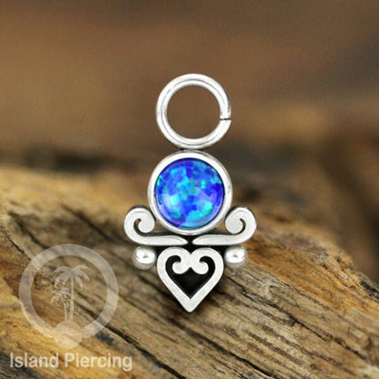 Piercing Charm yang Liotin Stainless manis warna silver dekorasi hati kecil dan batu berwarna