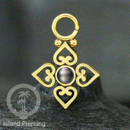 Piercing Charm yang Liotin Stainless manis warna gold dekorasi hati kecil dan batu berwarna