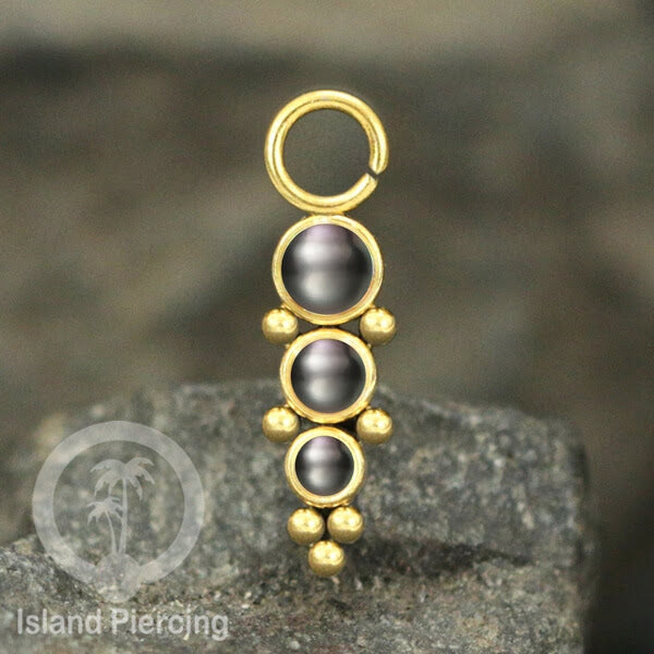 Piercing Charm yang Liotin Stainless manis warna gold dengan 3 batu banyak variasi warna