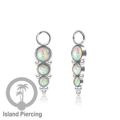 Piercing Charm yang Liotin Stainless manis warna silver dengan 3 batu banyak variasi warna