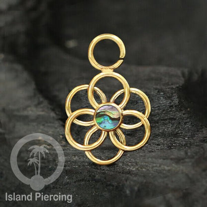 Piercing Charm yang Liotin Stainless bentuk flower of Life dengan batu kecil
