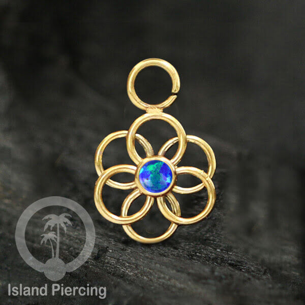 Piercing Charm yang Liotin Stainless bentuk flower of Life dengan batu kecil