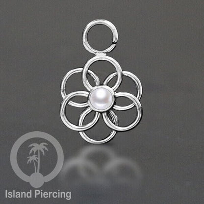 Piercing Charm yang Liotin Stainless bentuk flower of Life dengan batu kecil