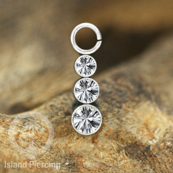 Koleksi Charm yang Liotin Piercing Stainless warna silver sangat lux dengan Kristal Zircon