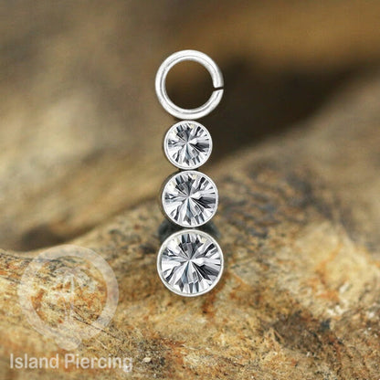 Koleksi Charm yang Liotin Piercing Stainless warna silver sangat lux dengan Kristal Zircon