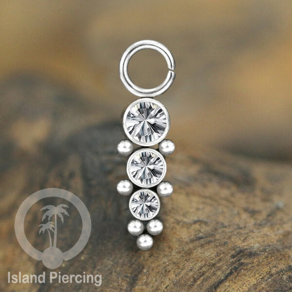 Koleksi Charm yang Liotin Piercing Stainless warna silver sangat lux dengan Kristal Zircon