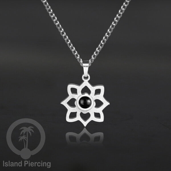 Perhiasan Kalung Stainless warna Silver dengan Liontin kecil Resin, Steel Necklace/Pendant