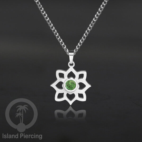 Perhiasan Kalung Stainless warna Silver dengan Liontin kecil Resin, Steel Necklace/Pendant