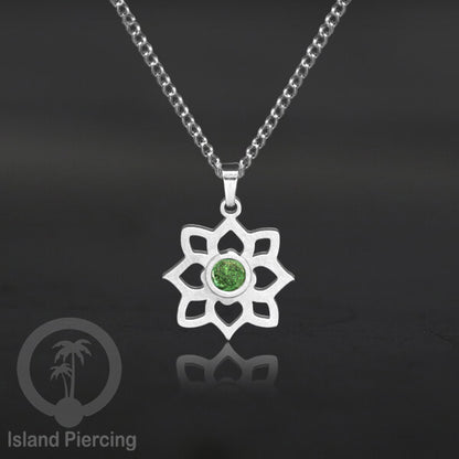 Perhiasan Kalung Stainless warna Silver dengan Liontin kecil Resin, Steel Necklace/Pendant
