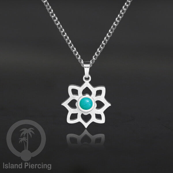 Perhiasan Kalung Stainless warna Silver dengan Liontin kecil Resin, Steel Necklace/Pendant