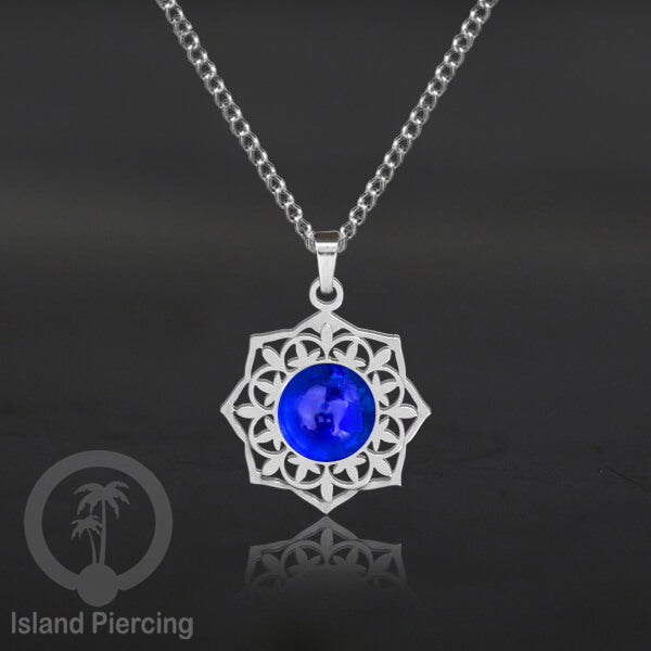 Perhiasan Kalung Stainless warna Silver dengan Liontin Resin motif Mandala. Steel Charm Necklace