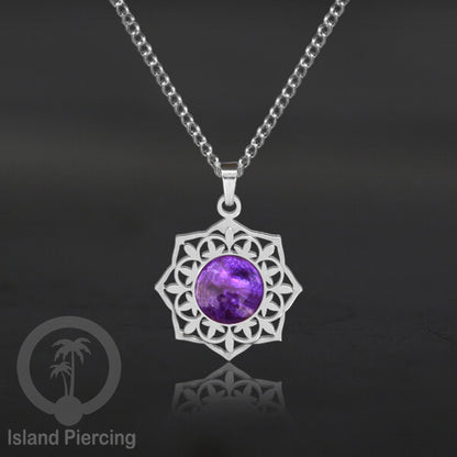 Perhiasan Kalung Stainless warna Silver dengan Liontin Resin motif Mandala. Steel Charm Necklace