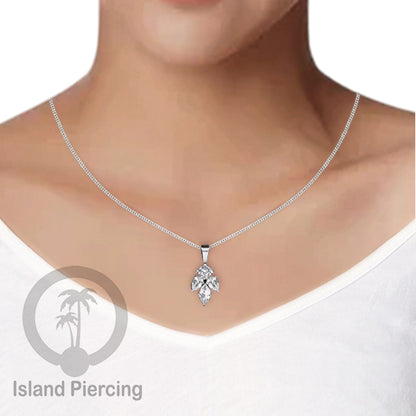 Kalung Liontin stainless warna silver dengan Kristal Zircon. Steel Necklace with Crystal Charm