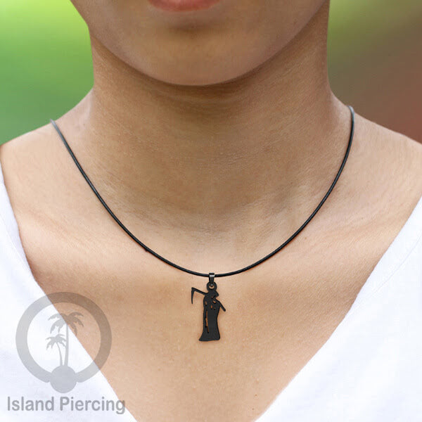 Necklace Halloween Kalung kulit dengan Liotin Stainless warna hitam motif gothic tengkorak, peti, sihir