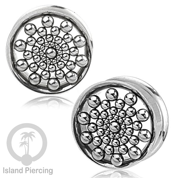Anting tunnel Piercing stainless warna gold dan silver dengan desain menarik