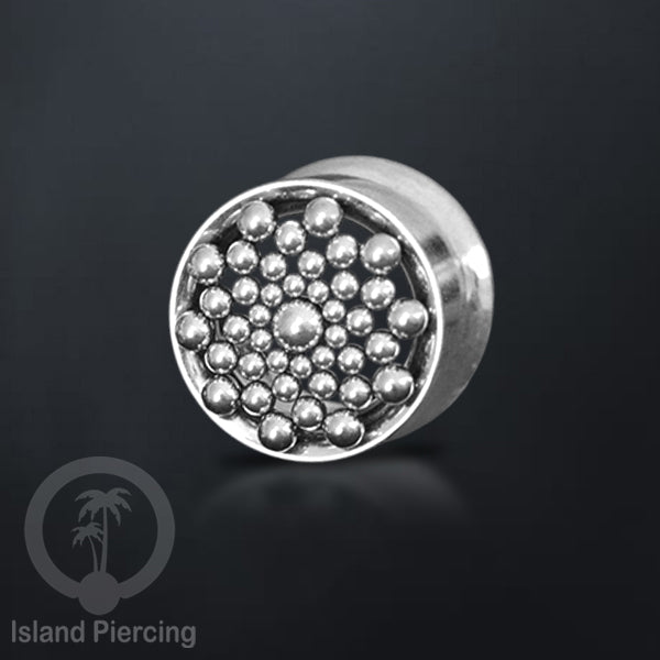 Anting tunnel Piercing stainless warna gold dan silver dengan desain menarik