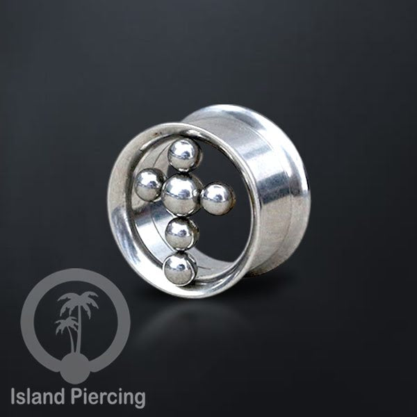 Anting tunnel Piercing stainless warna gold dan silver dengan desain menarik