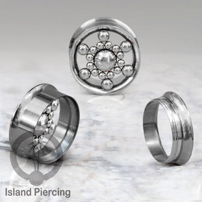 Anting tunnel Piercing stainless warna gold dan silver dengan desain menarik