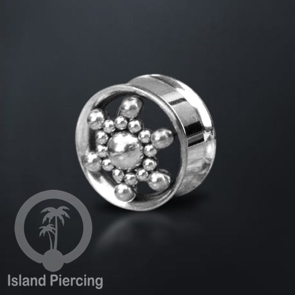 Anting tunnel Piercing stainless warna gold dan silver dengan desain menarik