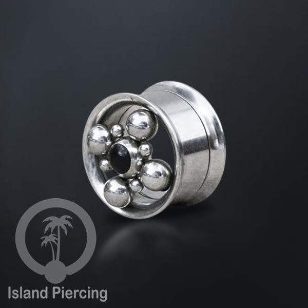 Anting tunnel Piercing stainless warna silver dengan dekorasiturquoise dan kerang laut