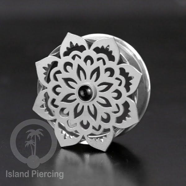 Anting Tindik Plug Stainless Mandala warna silver, Steel Ear-tunnel dengan Epoxy warna Hitam